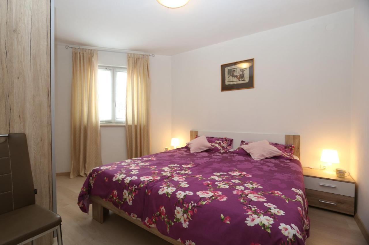Apartments Mirjana Šilo Esterno foto