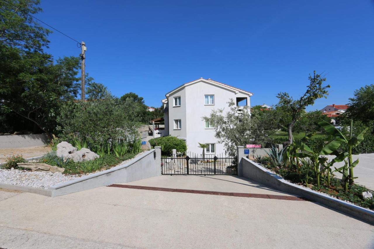 Apartments Mirjana Šilo Esterno foto